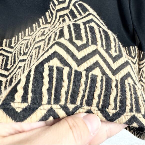 Chico's Blocked Jacquard Long Sleeve Textured Tab Shoulder Top Black Sz 3 US XL - Picture 7 of 16